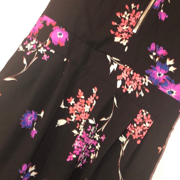 Floral Romper with Front Zipper - Picture 4 of 5